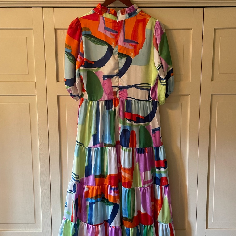 Karlie Colorful Abstract Satin V-neck dress. Size medium. Worn once. - Picture 5 of 5